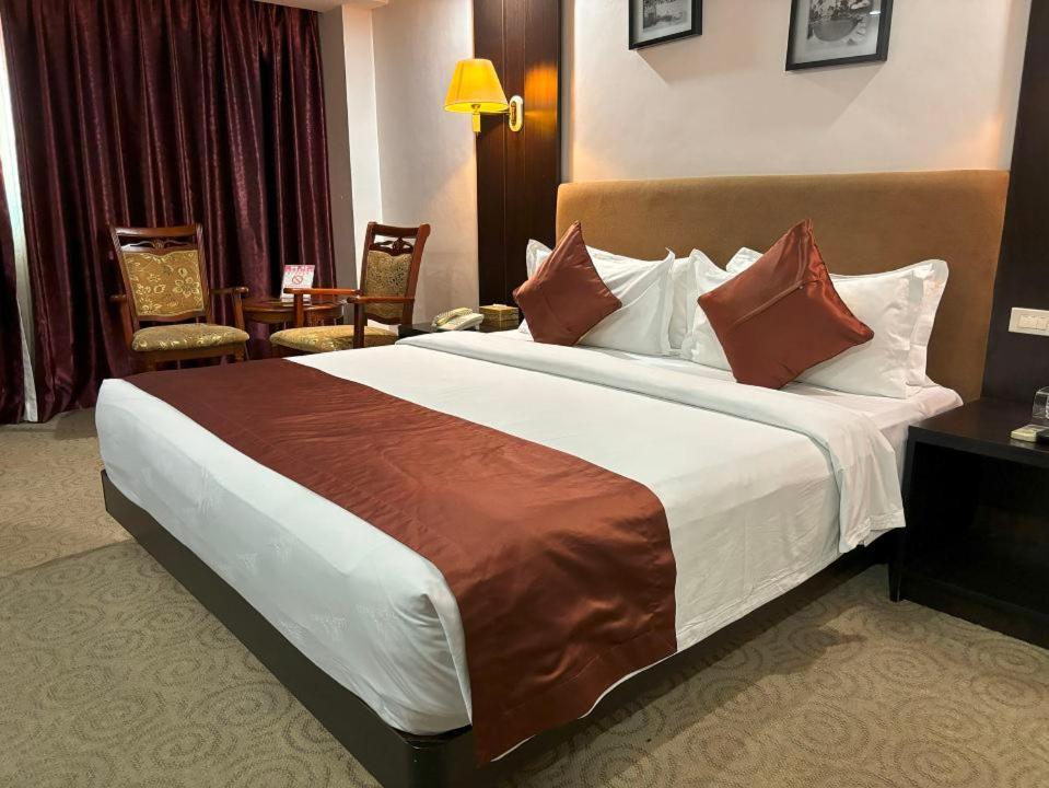Lido De Paris Hotel